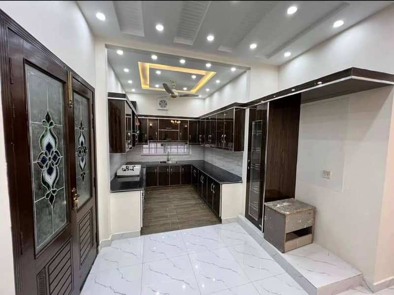 10 Marla Luxury Non Furnished Upper Portion For Rent In Bahria Town Lahore 10