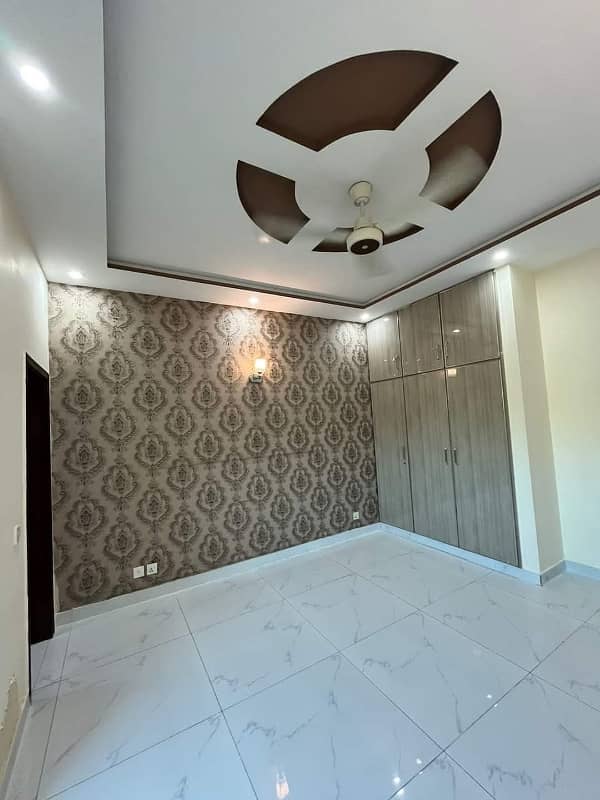 10 Marla Luxury Non Furnished House For Rent In Bahria Town Lahore 15