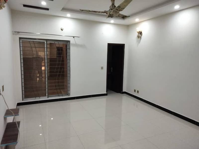 10 Marla Luxury Non Furnished House For Rent in Bahria Town Lahore 9