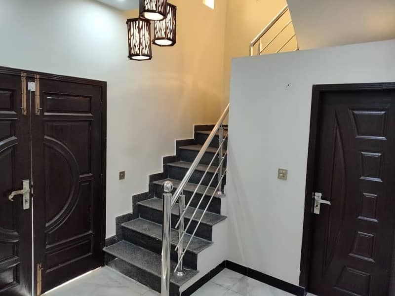 10 Marla Luxury Non Furnished House For Rent in Bahria Town Lahore 11