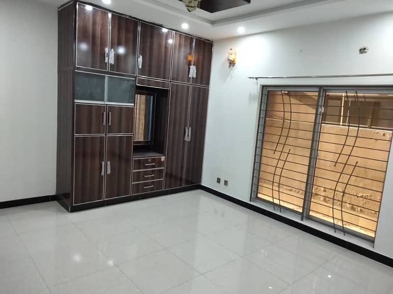 10 Marla Luxury Non Furnished House For Rent in Bahria Town Lahore 12