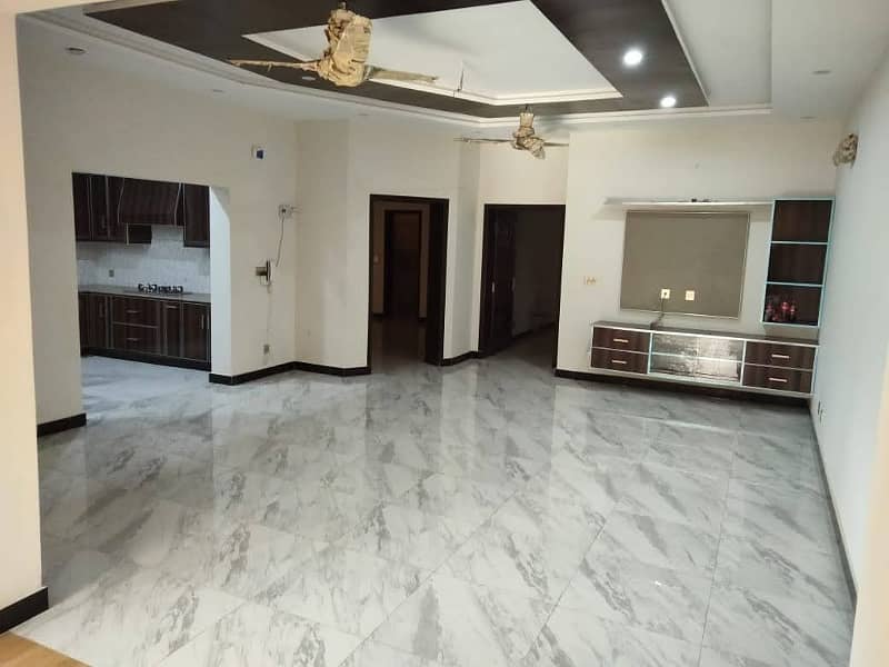 10 Marla Luxury Non Furnished House For Rent in Bahria Town Lahore 18