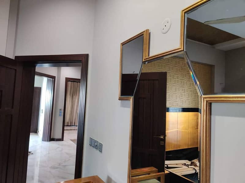 10 Marla Luxury Non Furnished House For Sale in Bahria Town Lahore 16