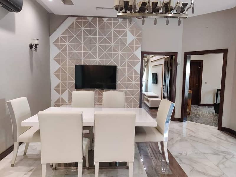 10 Marla Luxury Non Furnished House For Sale in Bahria Town Lahore 18