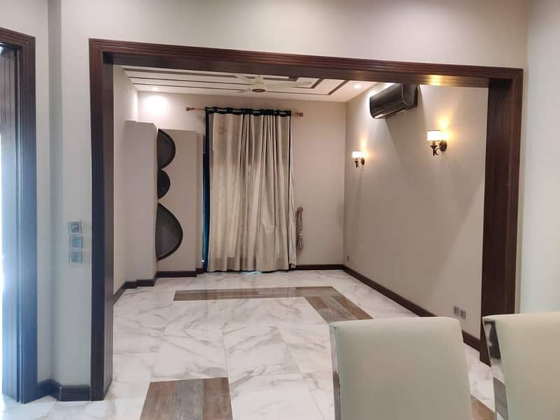 10 Marla Luxury Non Furnished House For Sale in Bahria Town Lahore 21