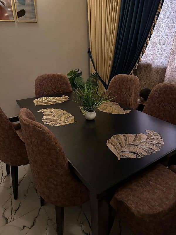 Dining table for SALE 8