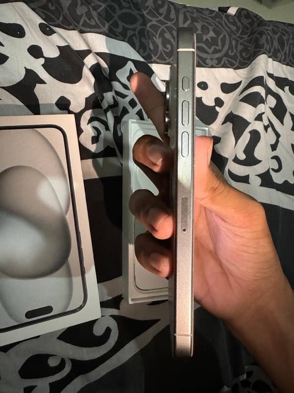 IPhone 15 Pro Max 256Gb Non pta sim time available 7