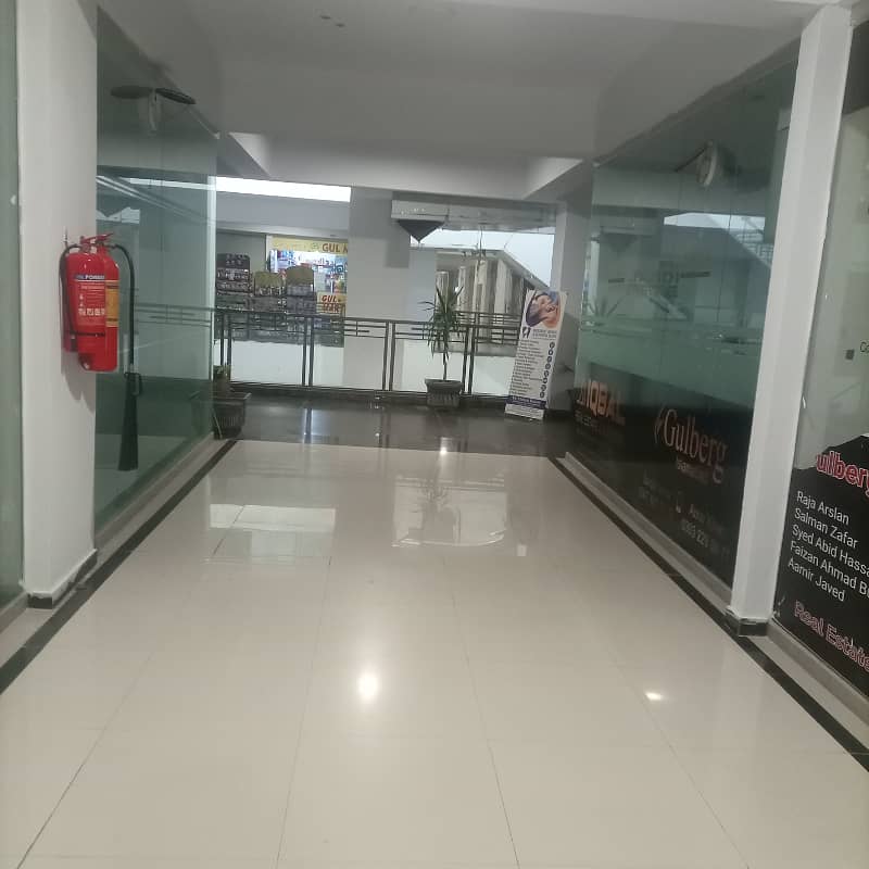 Installment shop available on diamond ground floor gulberg greens Islamabad 3