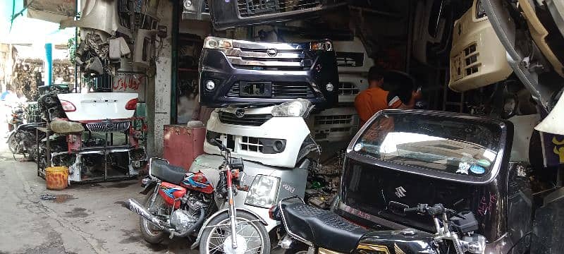 Nissan days k all parts available hai WhatsApp par message kar 15