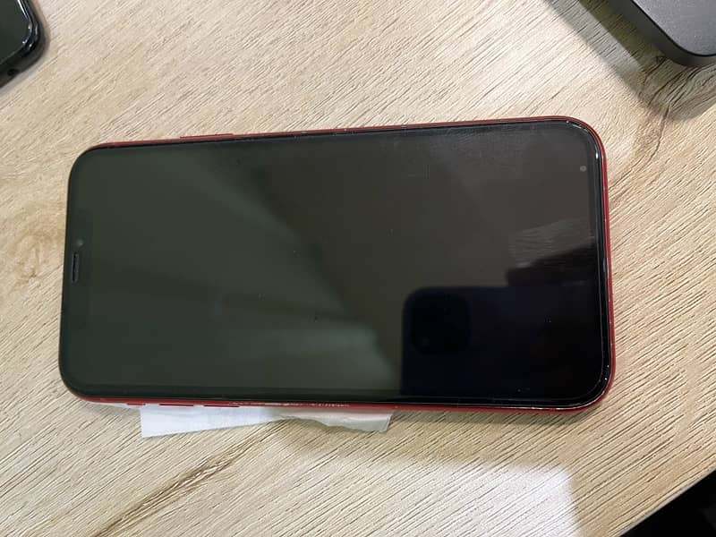 Iphone XR 64Gb Factory Unlock All ok (back crack) 6