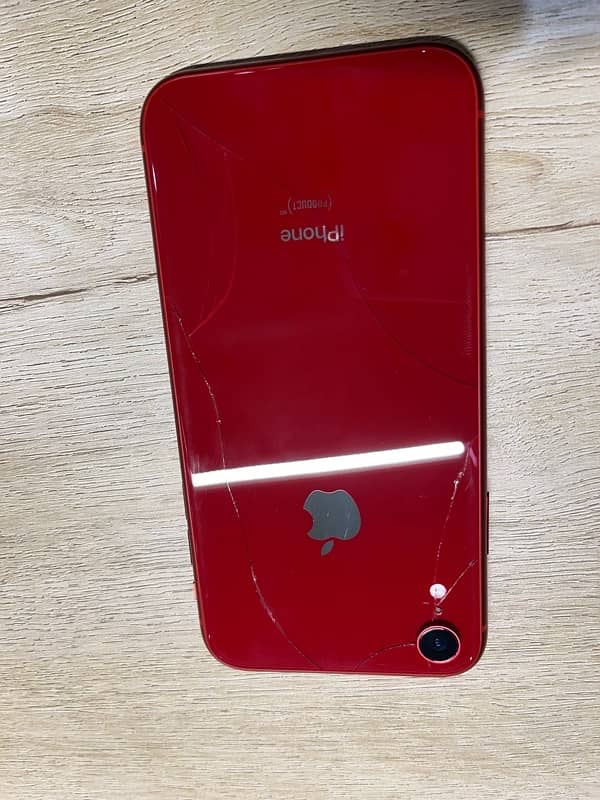 Iphone XR 64Gb Factory Unlock All ok (back crack) 8