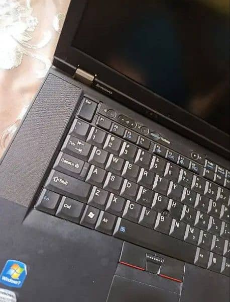 Lenovo t520 thinkpad with 8gb ram and 1gb graphics card 4