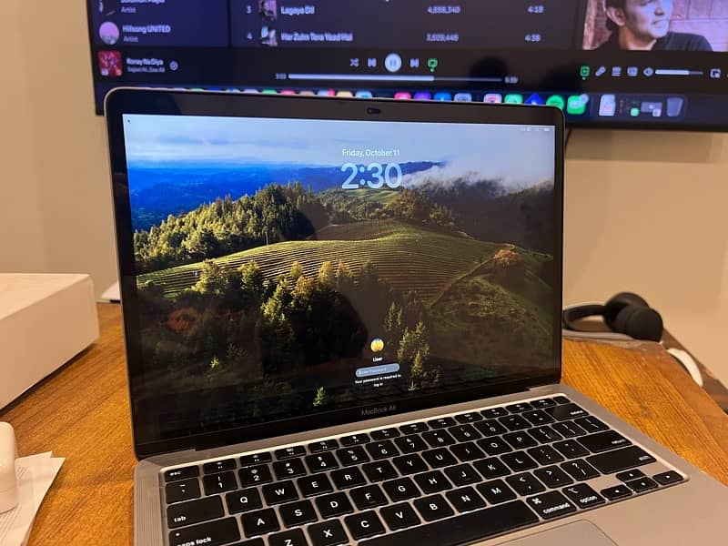 MacBook Air M1 (Mid 2020) 1