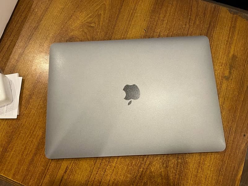 MacBook Air M1 (Mid 2020) 2