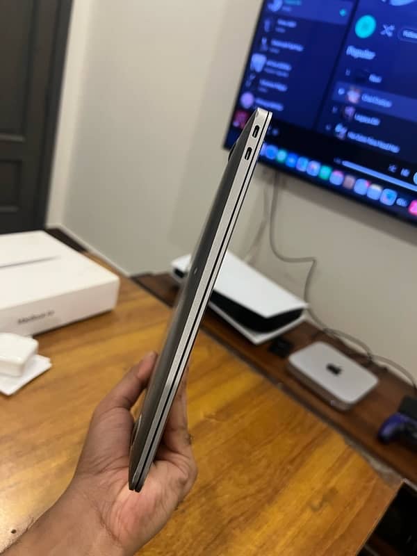 MacBook Air M1 (Mid 2020) 5