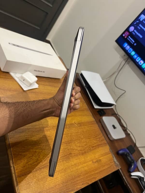 MacBook Air M1 (Mid 2020) 6