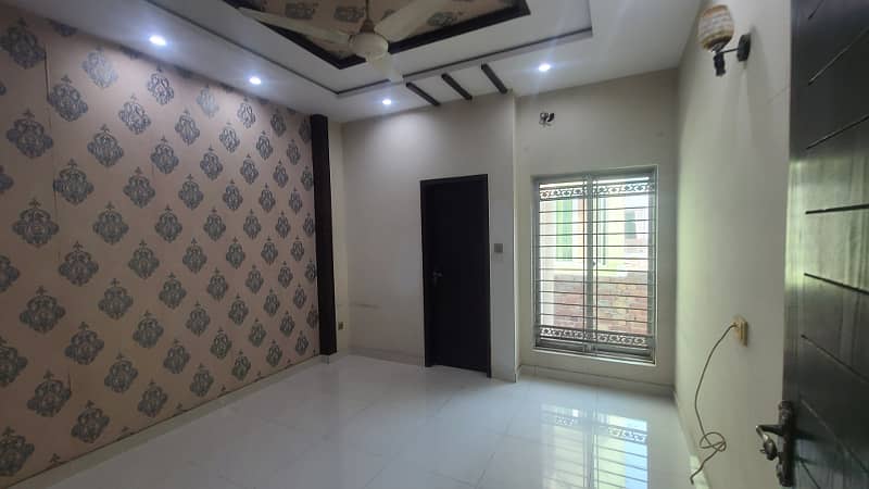 8 Marla Upper portion is up on rent At Shadab Garden 4