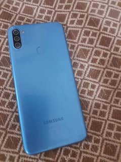 samsung A11 2GB ram 32GB memory set charger sim nh chalti non pta hai