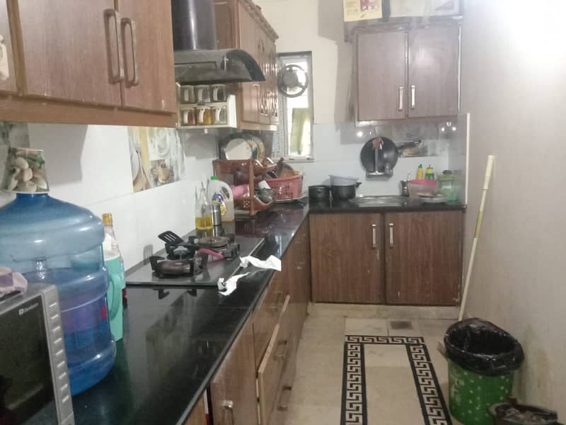 Iqbal Town : 6 Marla Upper Portion For Rent 4