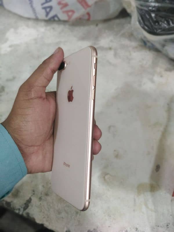 urgent sailing my I phone 8 plus sAf mobile ha no issue pta approved 5