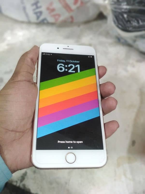 urgent sailing my I phone 8 plus sAf mobile ha no issue pta approved 10