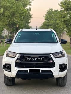 Toyota Hilux Revo V 2018 0