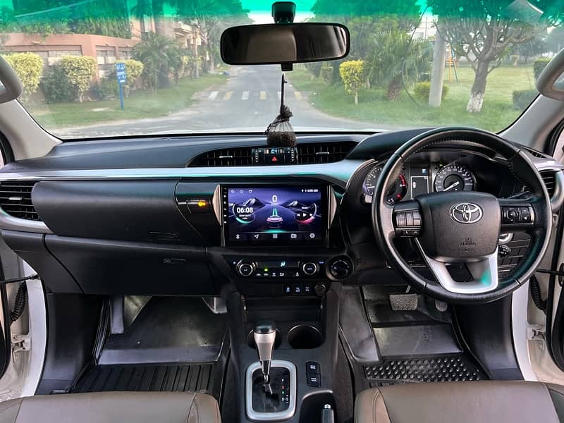 Toyota Hilux Revo V 2018 6