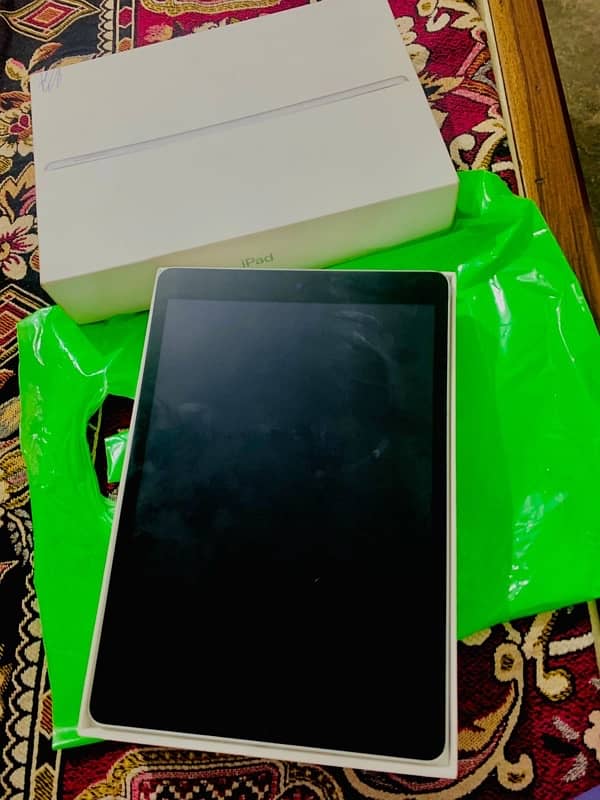 Ipad 9 generation 64 gb 10/10 1