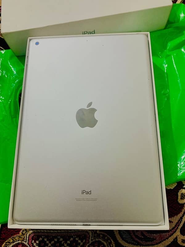 Ipad 9 generation 64 gb 10/10 4