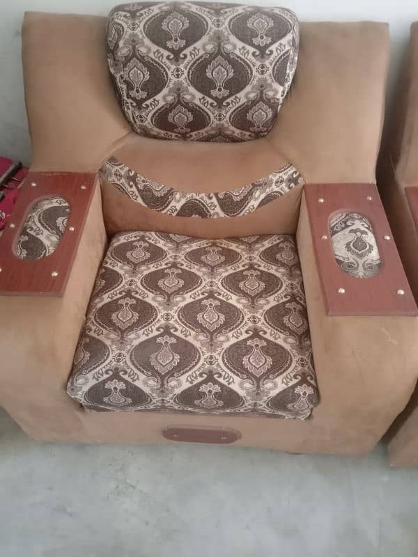 three seated sofa set for sale 0