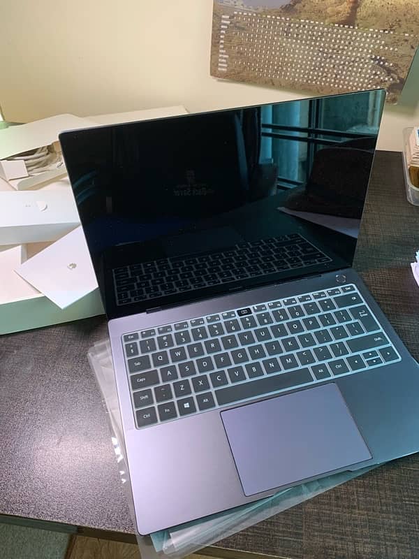 Huawei Matebook X Pro / Brand New / Whole Metal Body 4