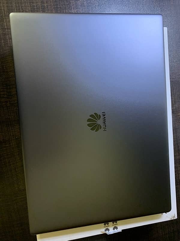 Huawei Matebook X Pro / Brand New / Whole Metal Body 11