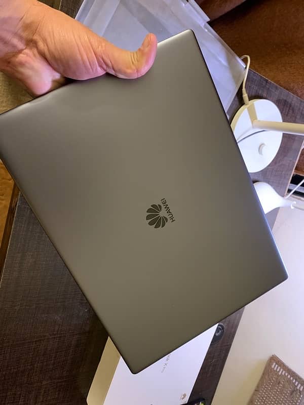 Huawei Matebook X Pro / Brand New / Whole Metal Body 12