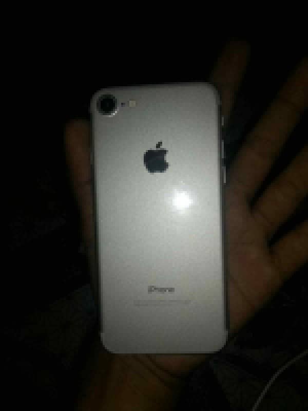 i phone 7 pta approved 128 gb condition 10/9 1