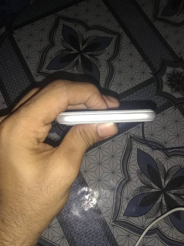 i phone 7 pta approved 128 gb condition 10/9 2