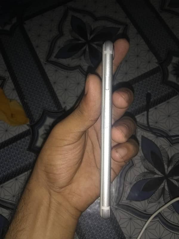 i phone 7 pta approved 128 gb condition 10/9 3