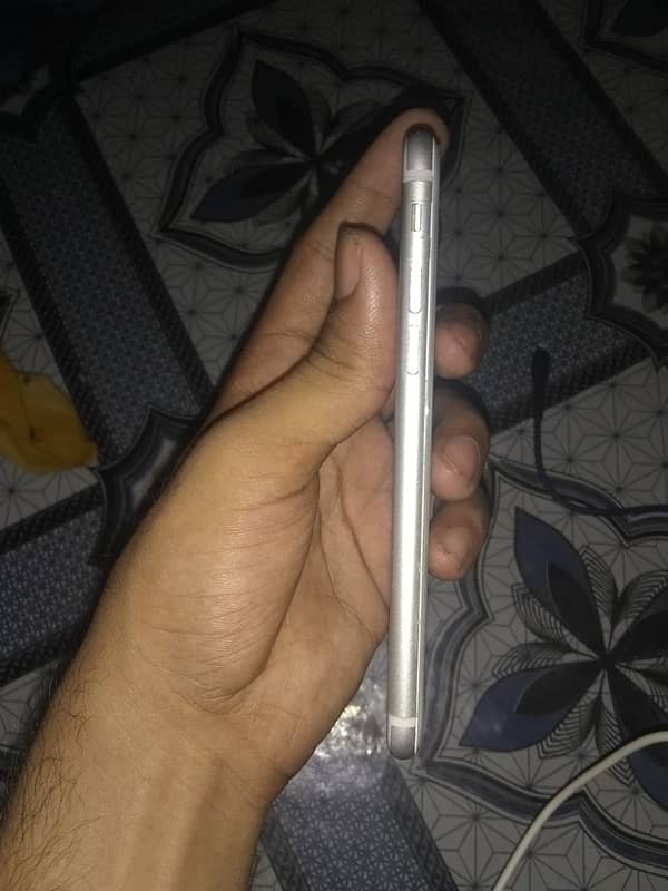 i phone 7 pta approved 128 gb condition 10/9 4