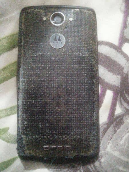 Motorola Droid turbo 1