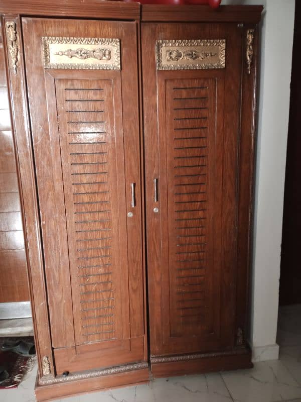 Almari/ cupboard/ wardrobe03352266452 1