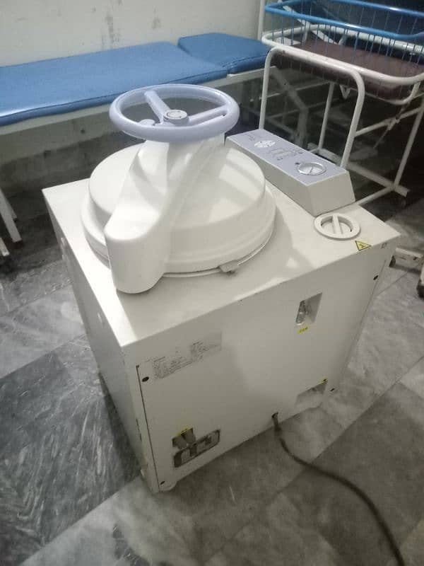 Auto Clave for sterlization 3