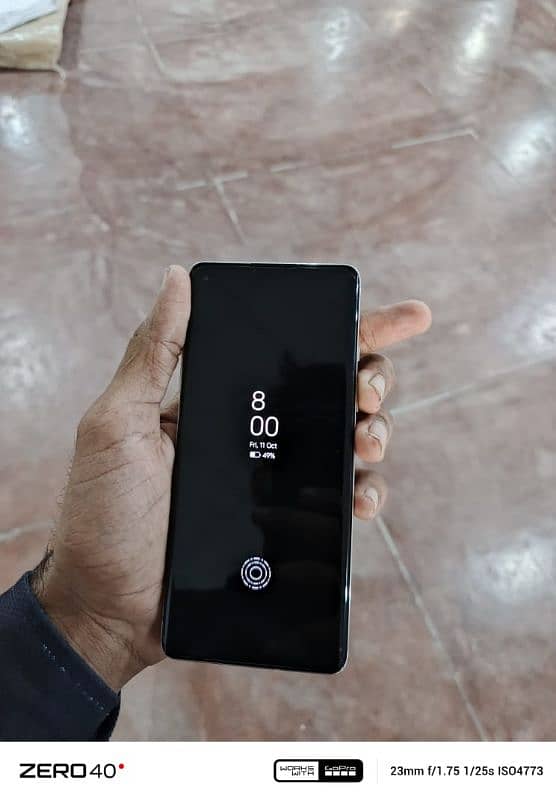 OnePlus 8 dual sim  back change hai all okay 8.128 mint shyed hai 3