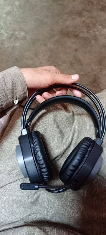 New Headphones Just Box Open 1