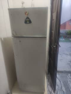 Singer Refrigrater For Sale 0