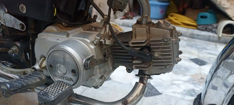 Honda CD 70 Bike motorcycle 4