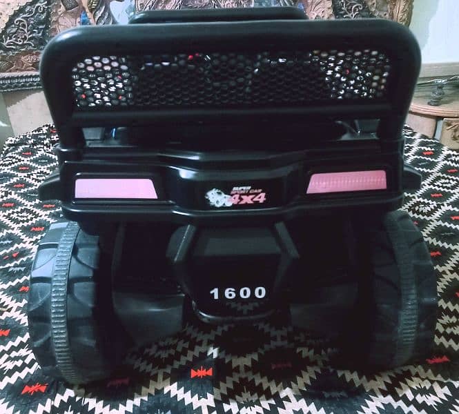 Kids Jeep car Big size with remote control,swing function,& Bluetooth 11