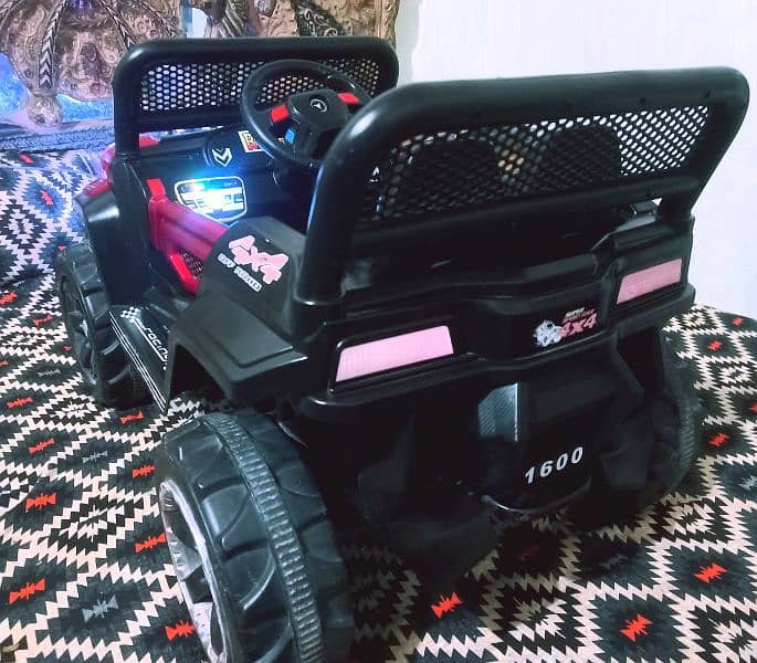 Kids Jeep car Big size with remote control,swing function,& Bluetooth 12