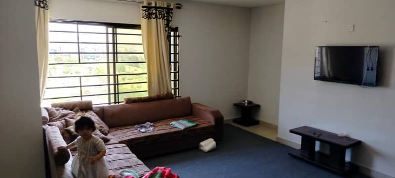 Beautiful Corner Flat Full Furnished Park Face 0