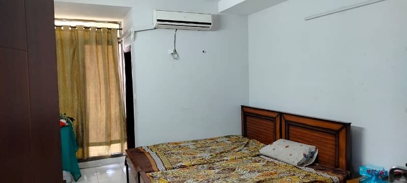 Beautiful Corner Flat Full Furnished Park Face 6