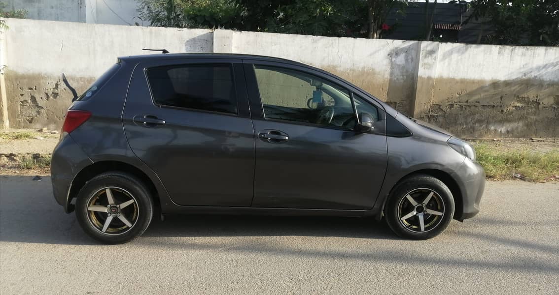 Toyota Vitz Model 2016 / Registerd 2019 2