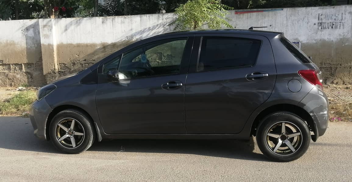 Toyota Vitz Model 2016 / Registerd 2019 6